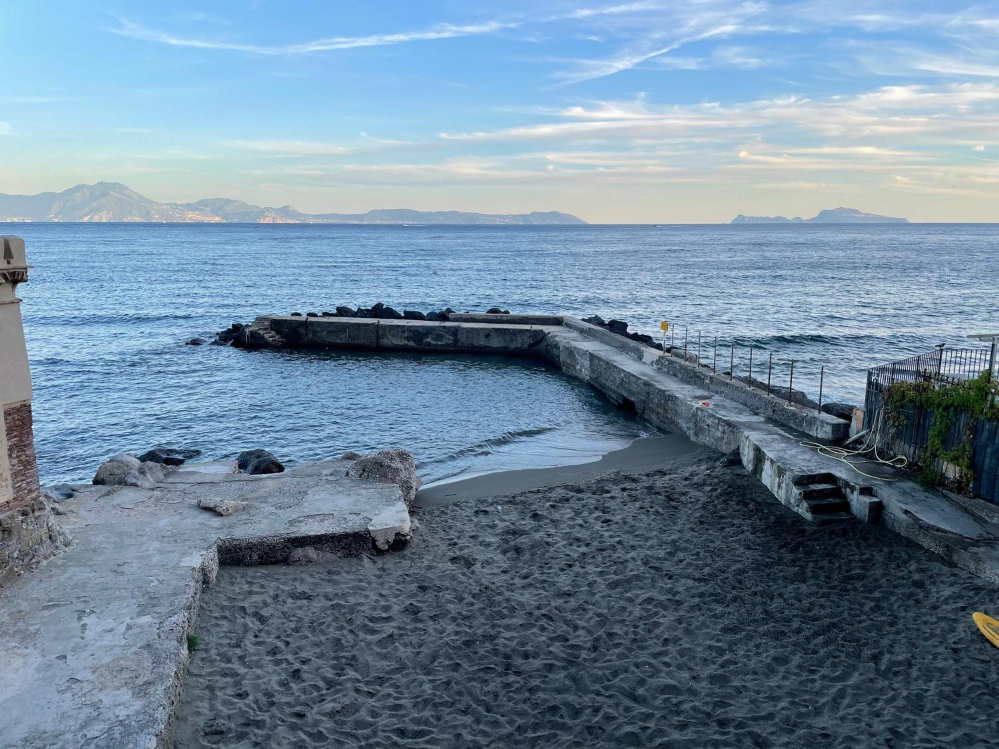 La Casetta Con La Spiaggia Naples Extérieur photo